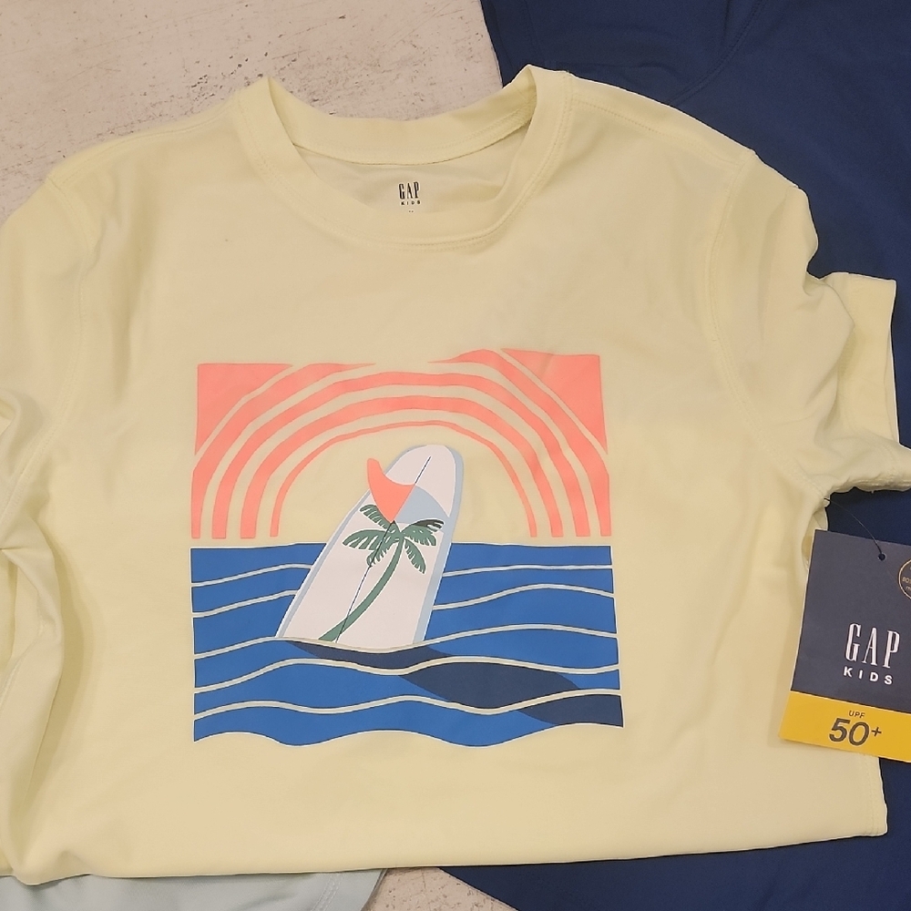 Colorful Graphic T-Shirts Set - Picture 5 of 7